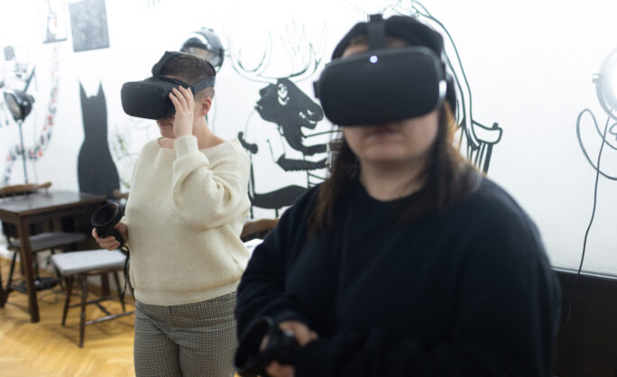 Obraz Główny: Wirtualny spacer po zrujnowanym podczas okupacji Irpieniu (VR-owy film „Inwazja 1, 2, 3”), fot. Łukasz Głowala