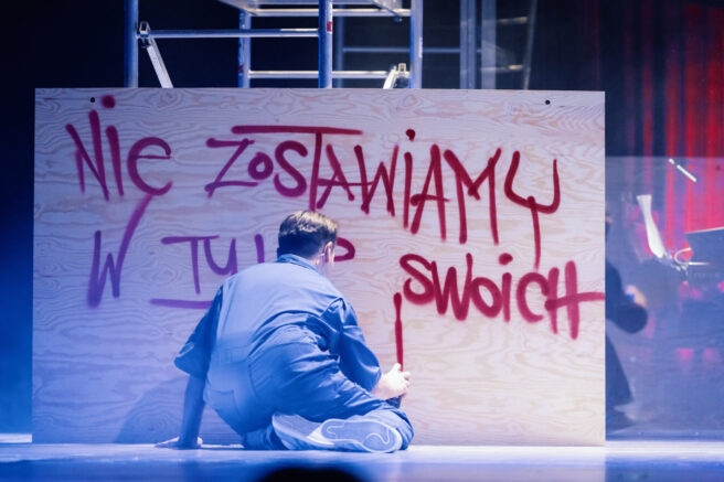 Scena z musicalu „1989”, fot. Dawid Linkowski / Gdański Teatr Szekspirowski