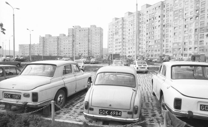 Obraz Główny: Od lewej: Startowa 5 i Startowa 11, maj 1980, fot. Marek Zarzecki (sygnatura 10/3127/204, Archiwum Państwowe w Gdańsku)